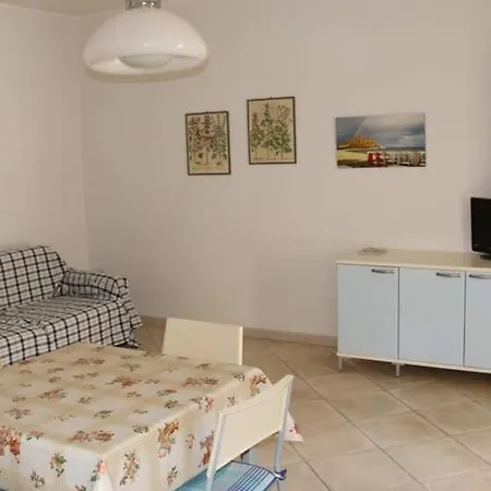 Centro Di Con Veranda E Giardino Apartman *
